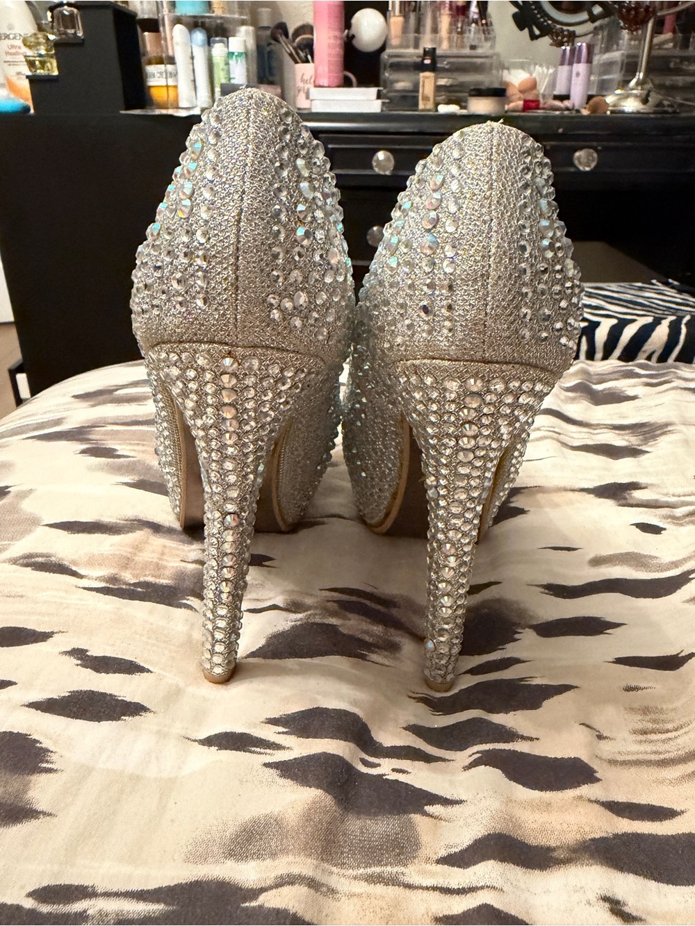 Women’s Rhinestone Pumps - Picture 4 of 5